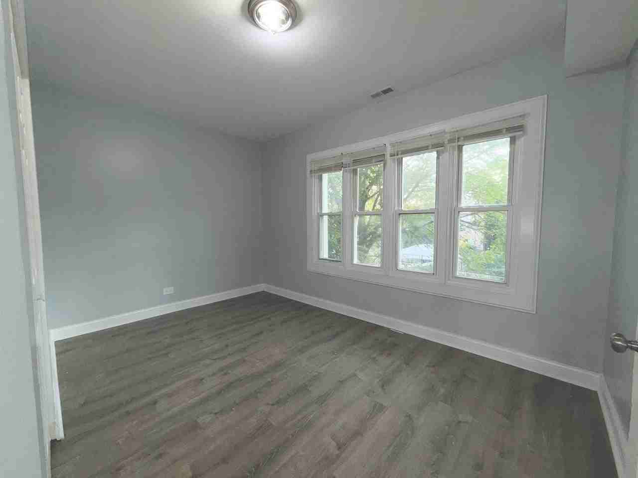 7724 S Essex Ave #2 - Photo 5 of 13