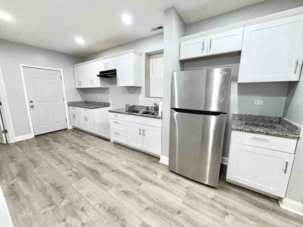 7724 S Essex Ave #2 - Photo 7 of 13