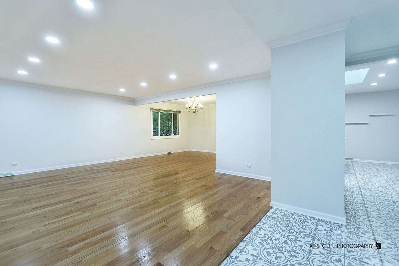 605 W Gilbert Rd - Photo 2 of 20