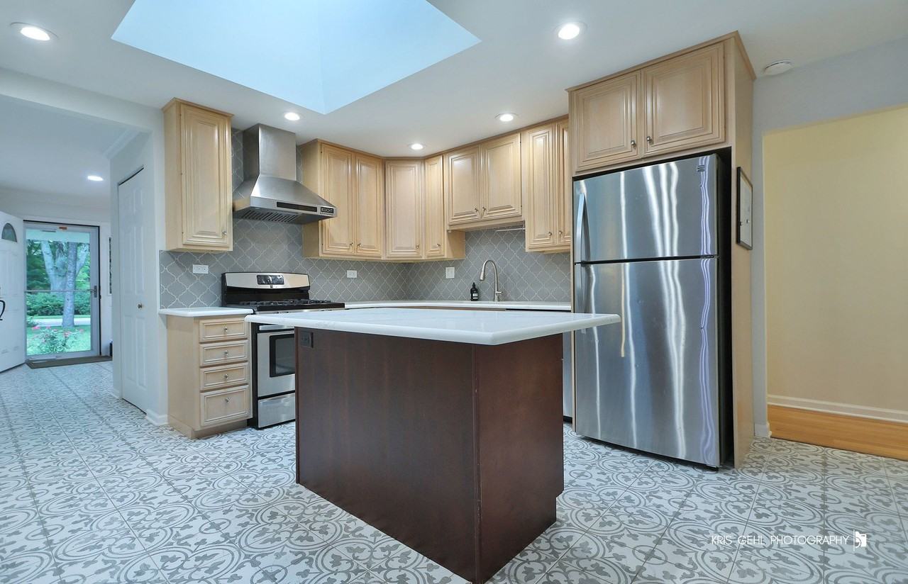 605 W Gilbert Rd - Photo 6 of 20