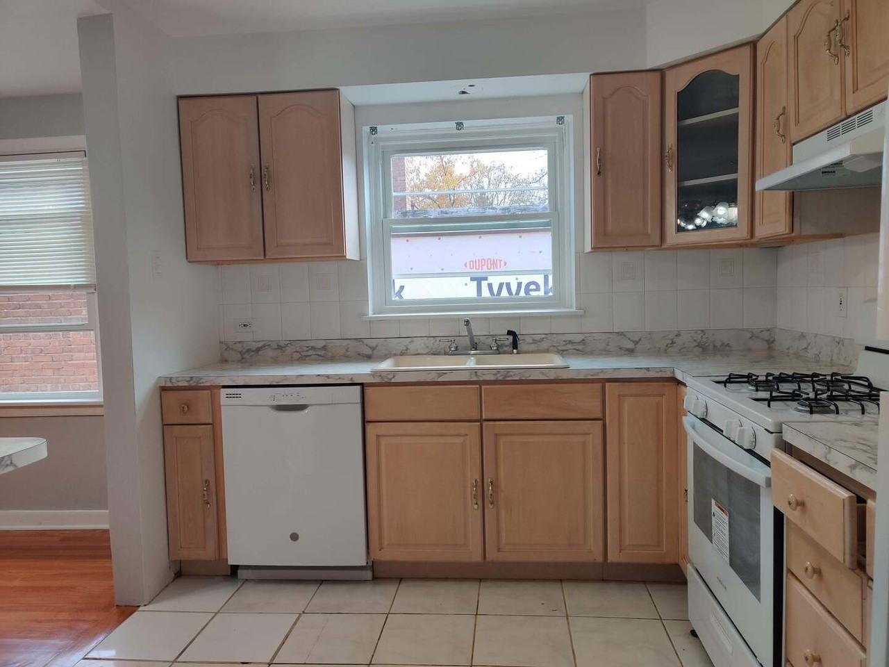 724 Florence Ave #2 - Photo 6 of 16