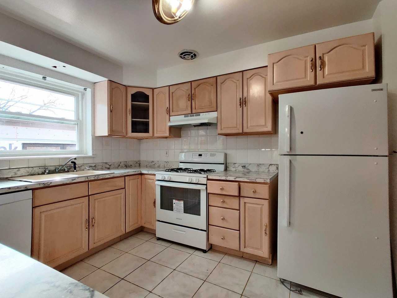 724 Florence Ave #2 - Photo 7 of 16