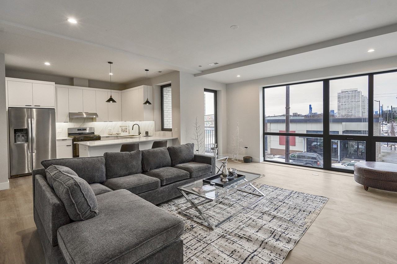 503 E Pershing Rd #405 - Photo 5 of 25