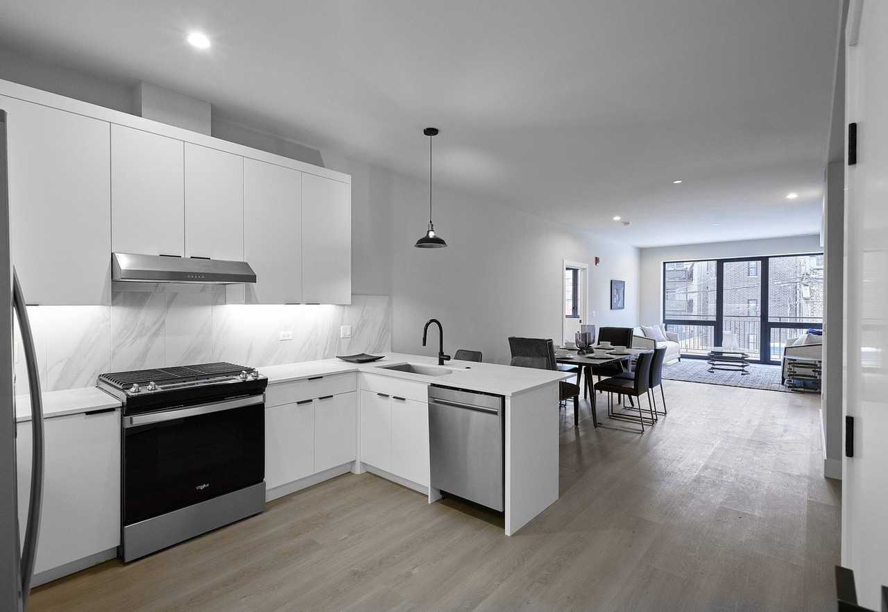 503 E Pershing Rd #405 - Photo 6 of 25