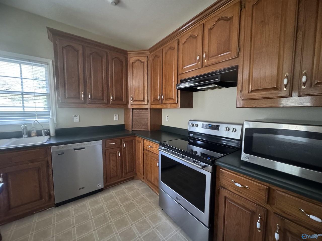 109 Simmons Dr Se - Photo 5 of 25