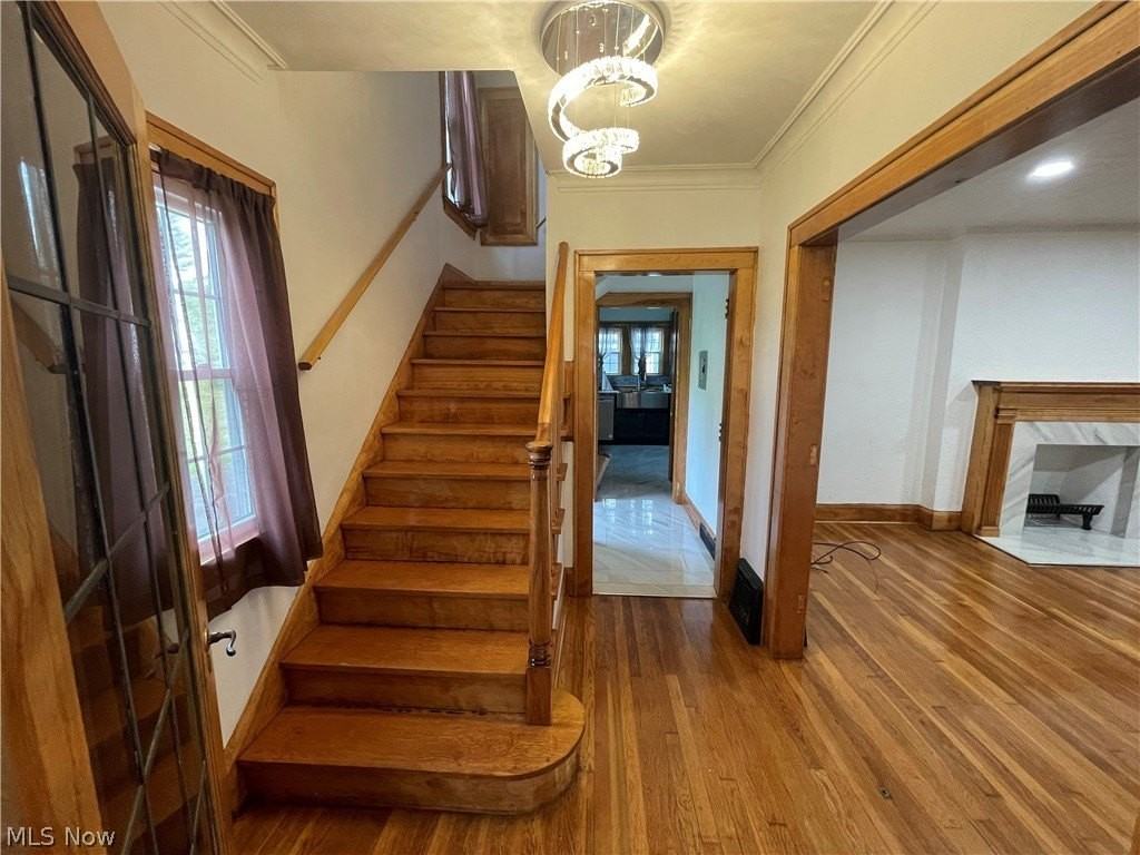 2235 Montclair Ave - Photo 3 of 21