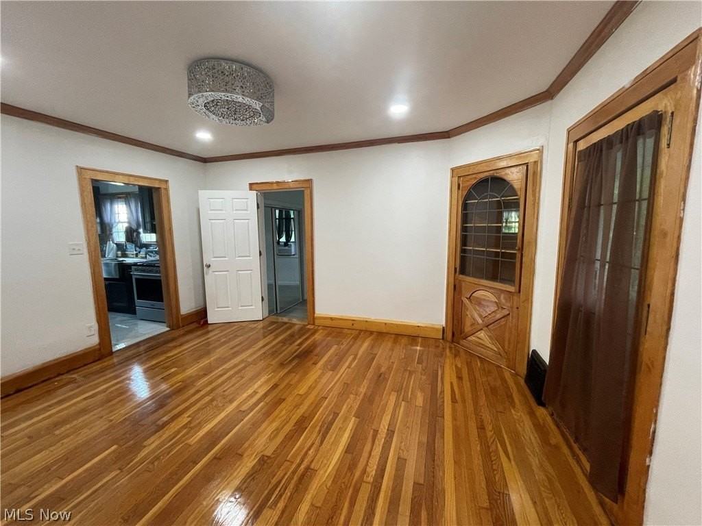 2235 Montclair Ave - Photo 7 of 21