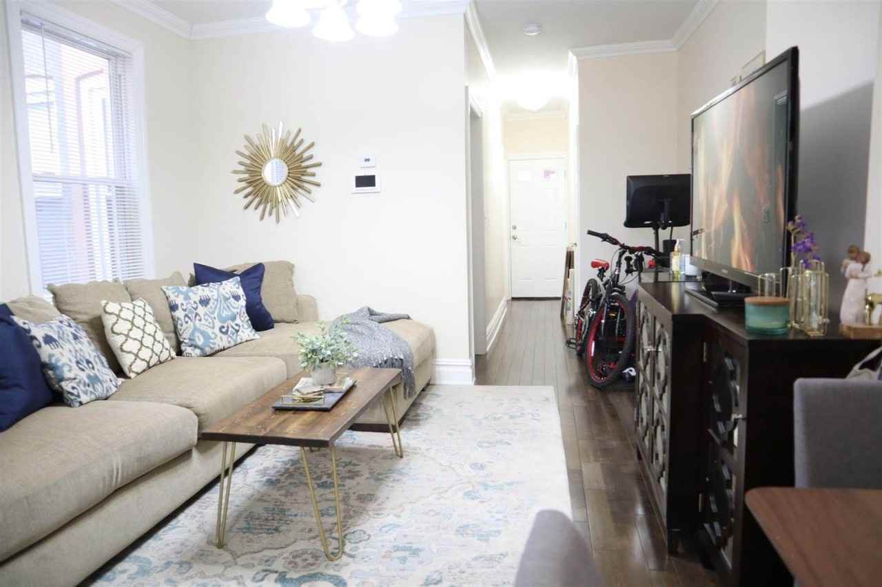 408 Woodlawn Ave - Photo 2 of 16