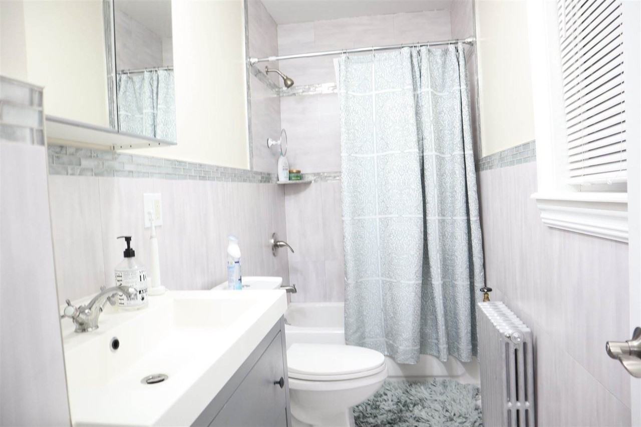 408 Woodlawn Ave - Photo 7 of 16