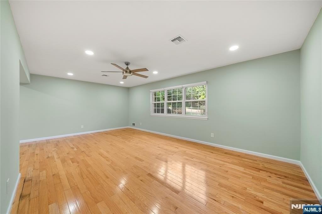 337 Fort Lee Rd #1D - Photo 2 of 16