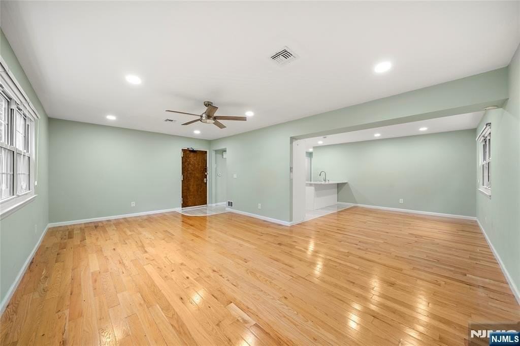 337 Fort Lee Rd #1D - Photo 3 of 16