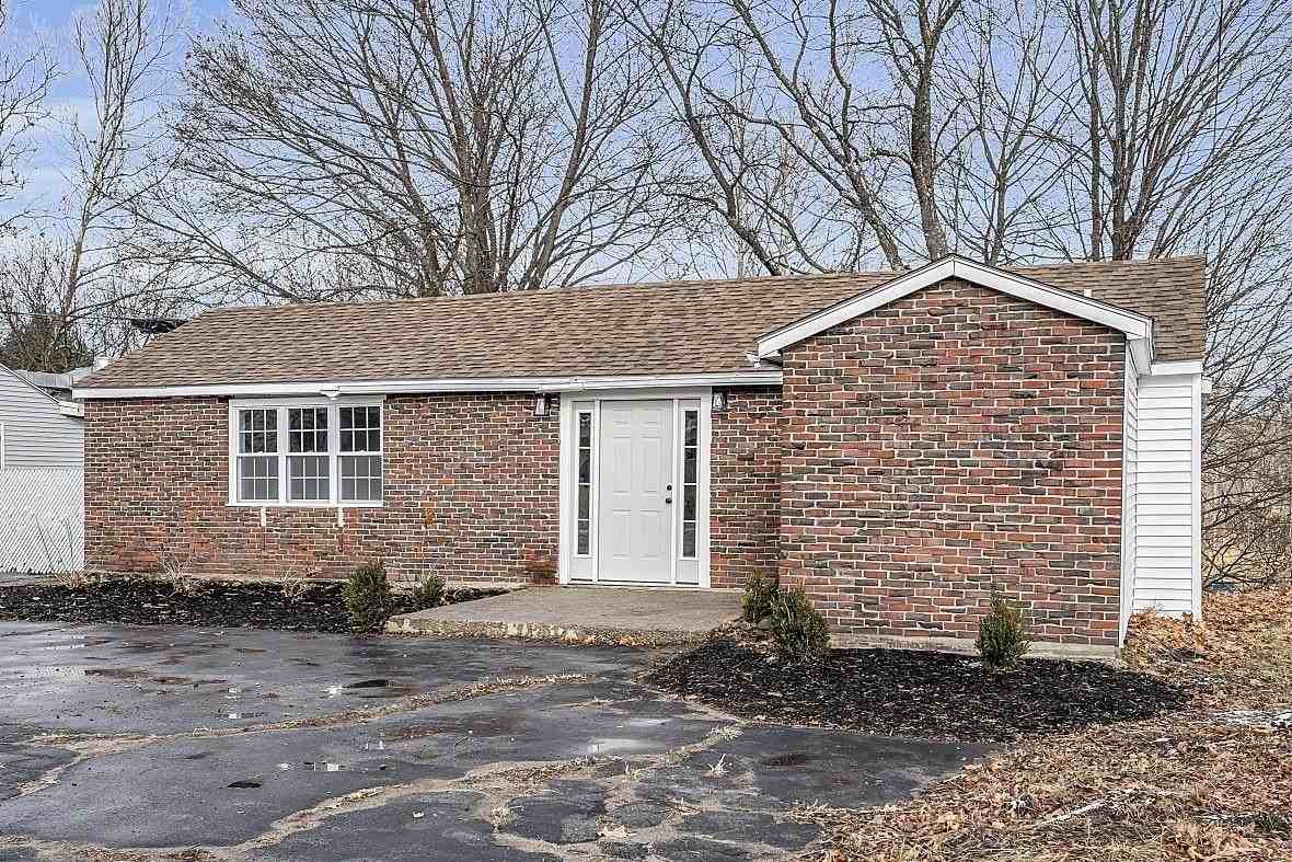 297 Elm St - Photo 4 of 31