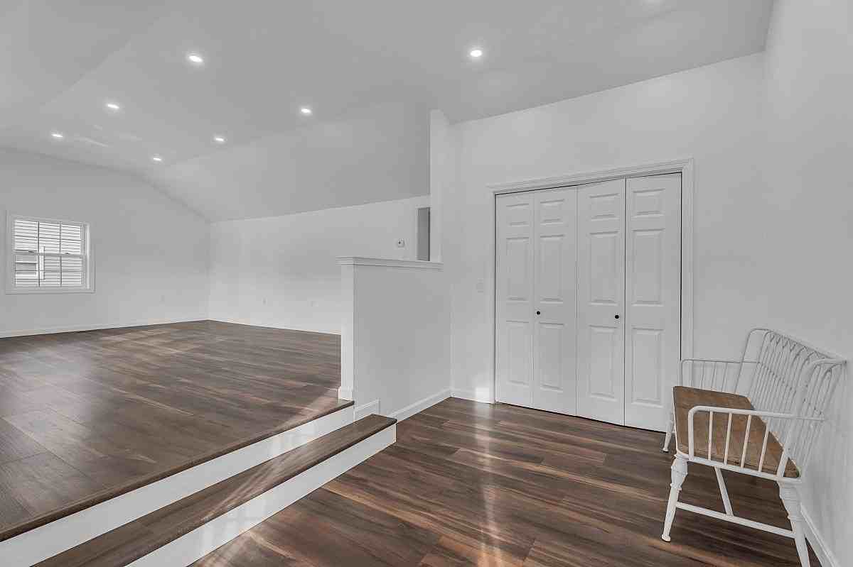 297 Elm St - Photo 5 of 31