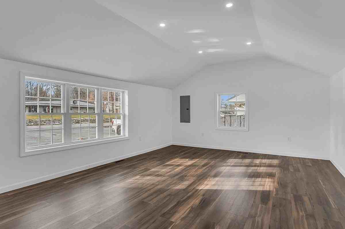 297 Elm St - Photo 6 of 31