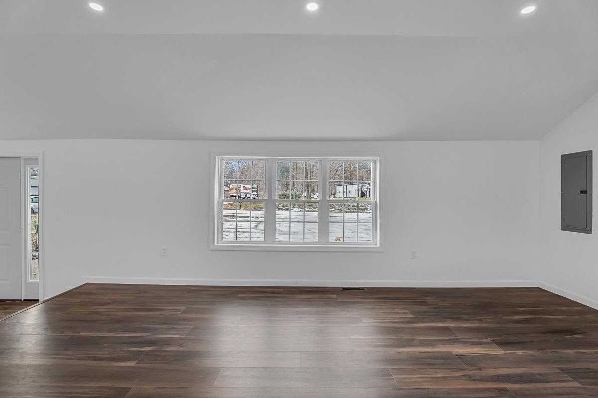 297 Elm St - Photo 7 of 31