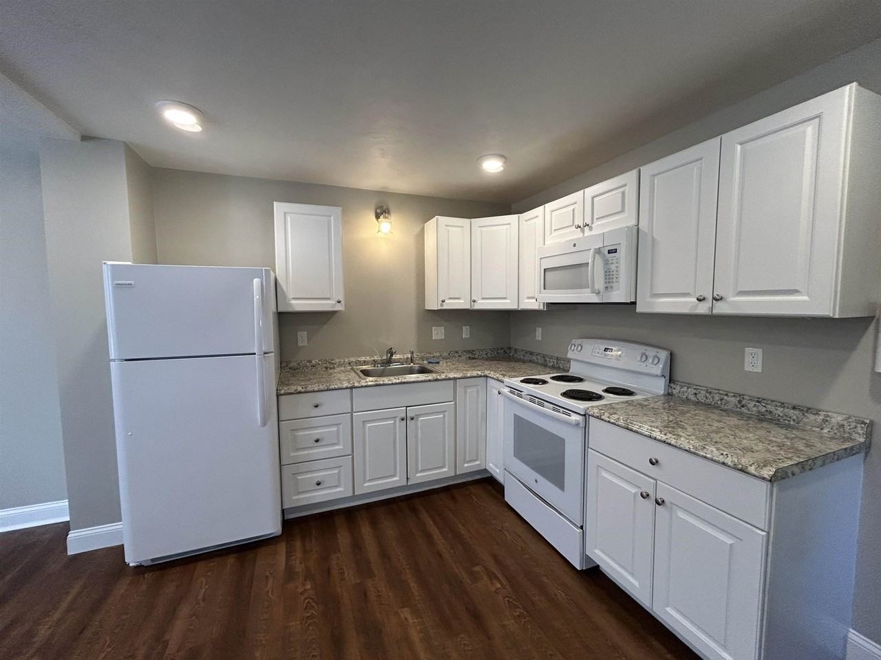 76 Main St #C - Photo 4 of 10