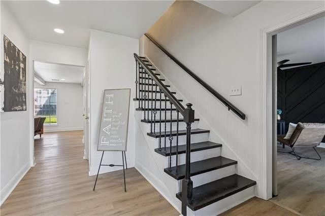 7721 Butterfield St - Photo 2 of 17