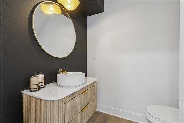 7721 Butterfield St - Photo 4 of 17