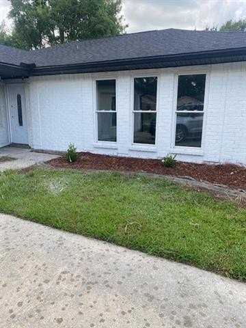 105 Drury Ln - Photo 2 of 12