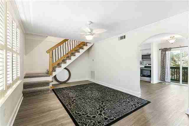 402 Coffee St #C - Photo 4 of 18
