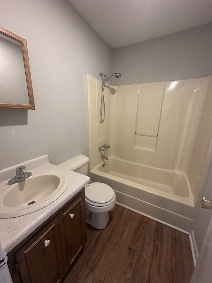 1021 W Hancock St #B - Photo 3 of 12