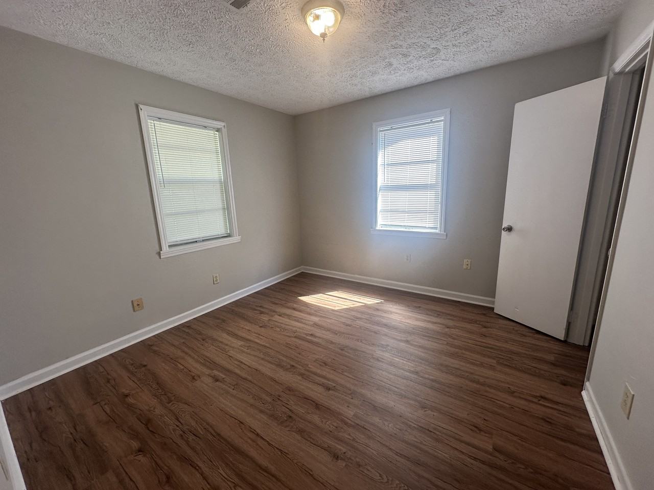 1021 W Hancock St #B - Photo 4 of 12