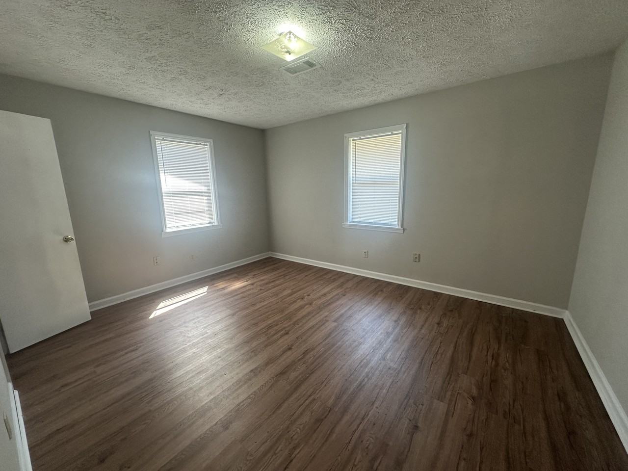 1021 W Hancock St #B - Photo 5 of 12