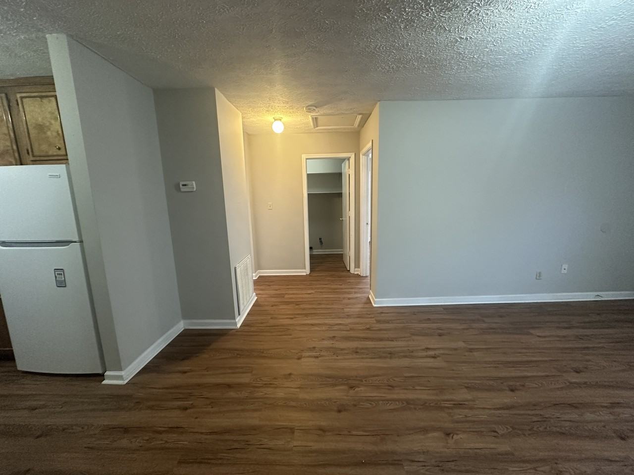 1021 W Hancock St #B - Photo 6 of 12