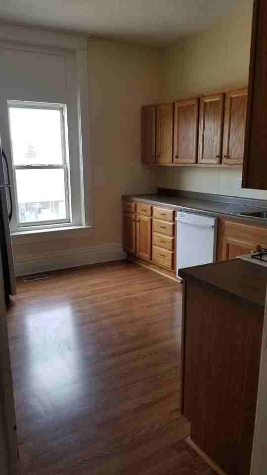 104 Main St S #2 - Photo 6 of 11