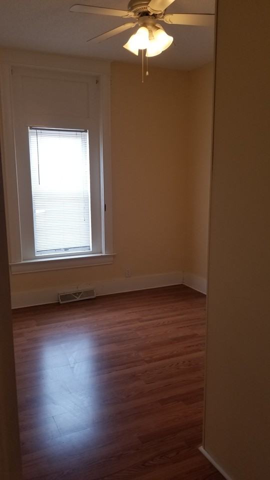 104 Main St S #2 - Photo 7 of 11