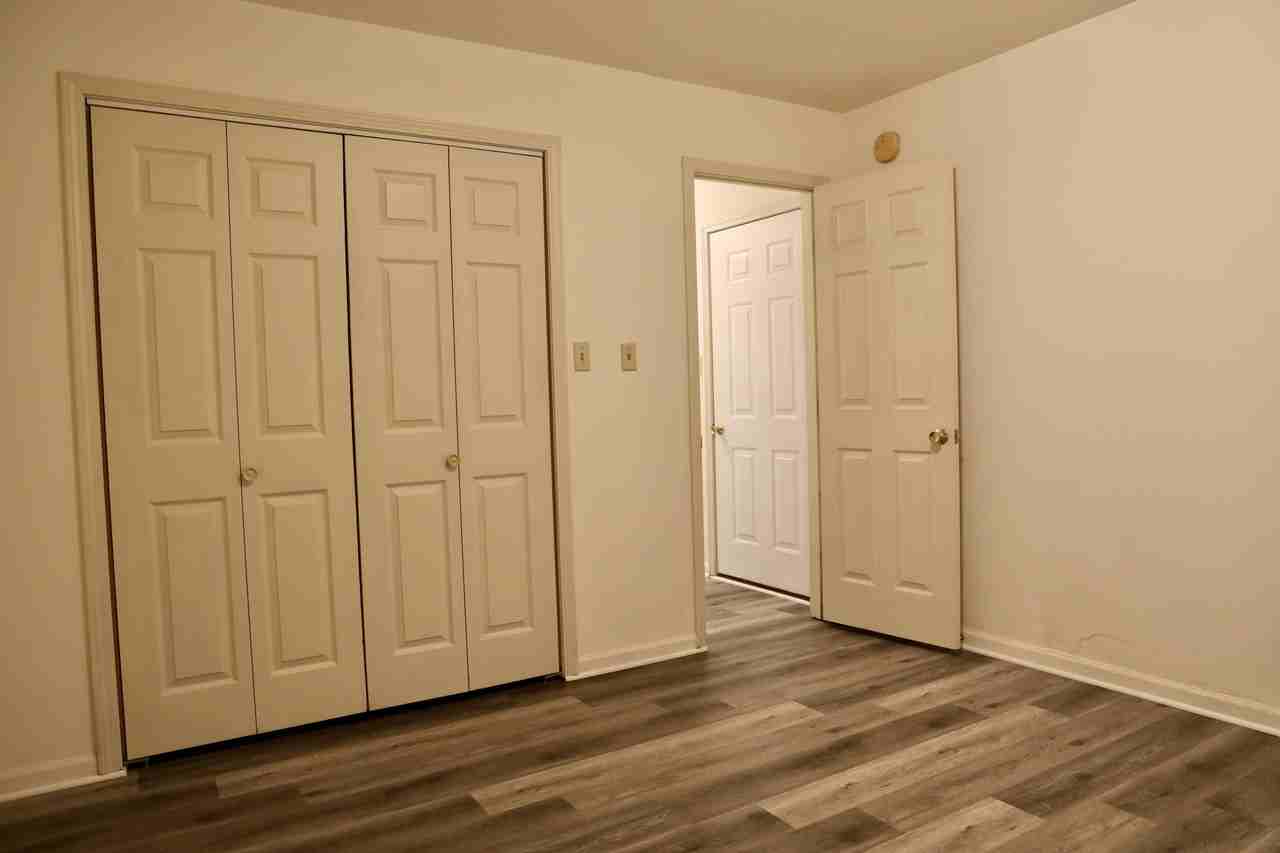 1710 Ashwood Dr - Photo 6 of 13