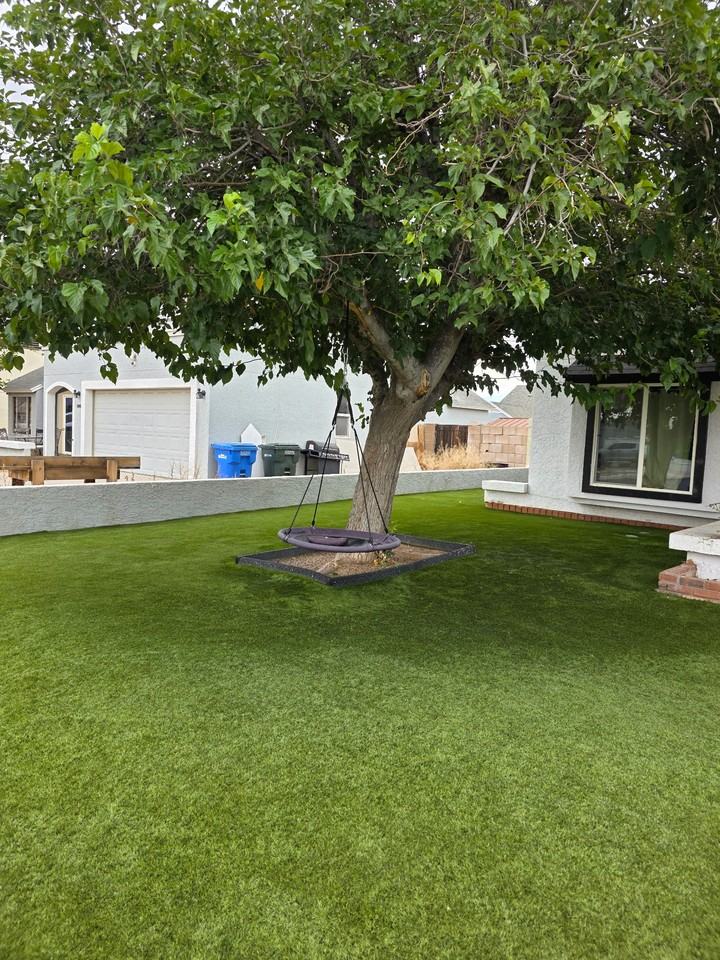 8760 W Hazelwood St - Photo 4 of 17