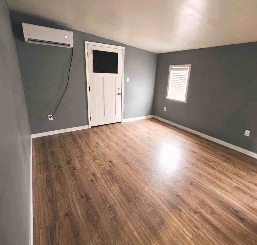 8760 W Hazelwood St - Photo 5 of 17