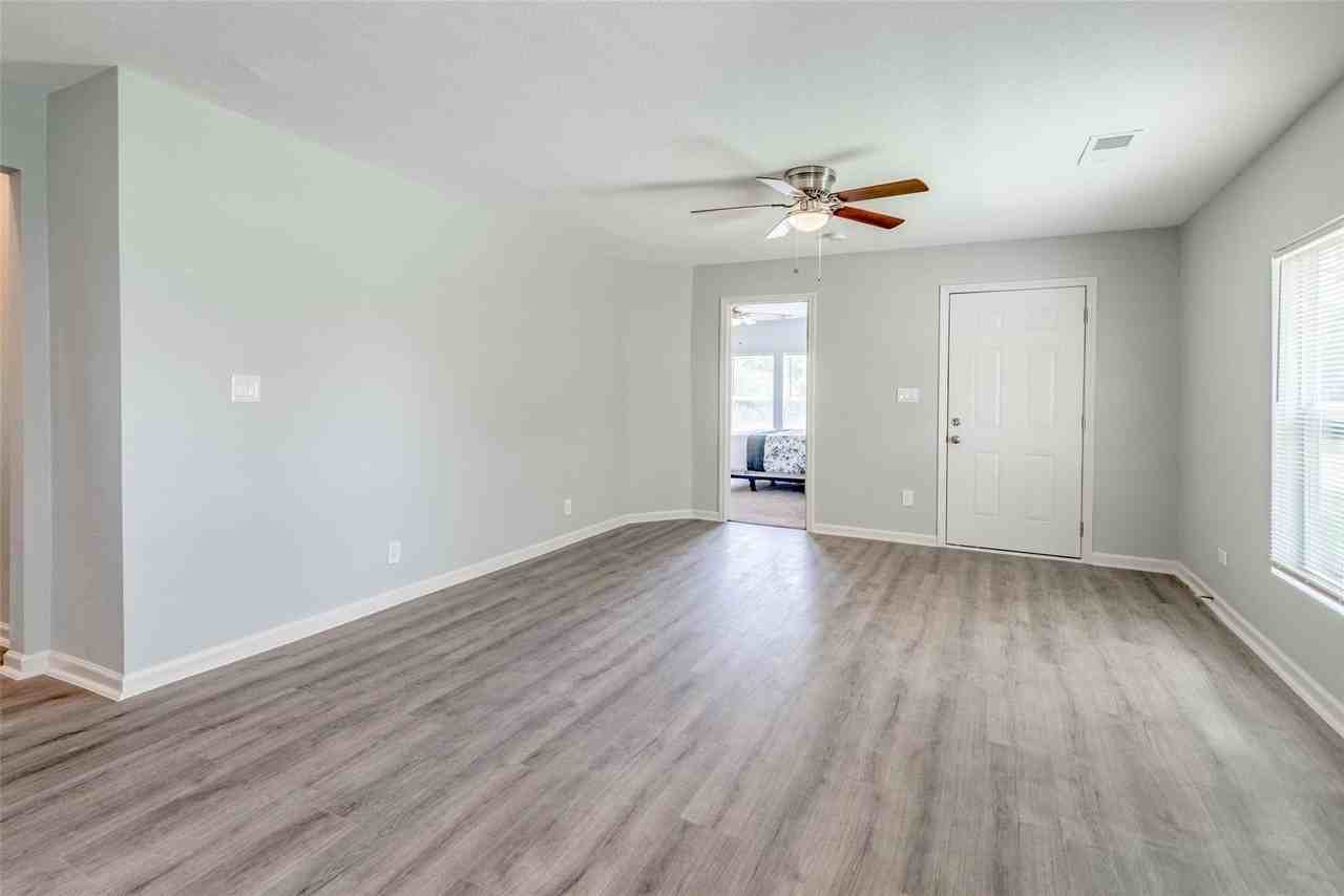 1203 E King St - Photo 3 of 23