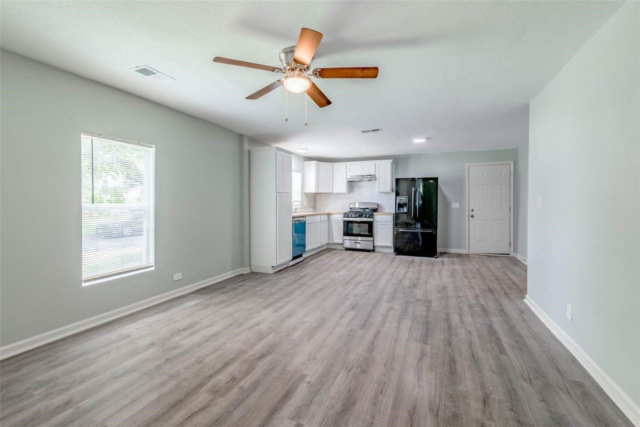 1203 E King St - Photo 7 of 23