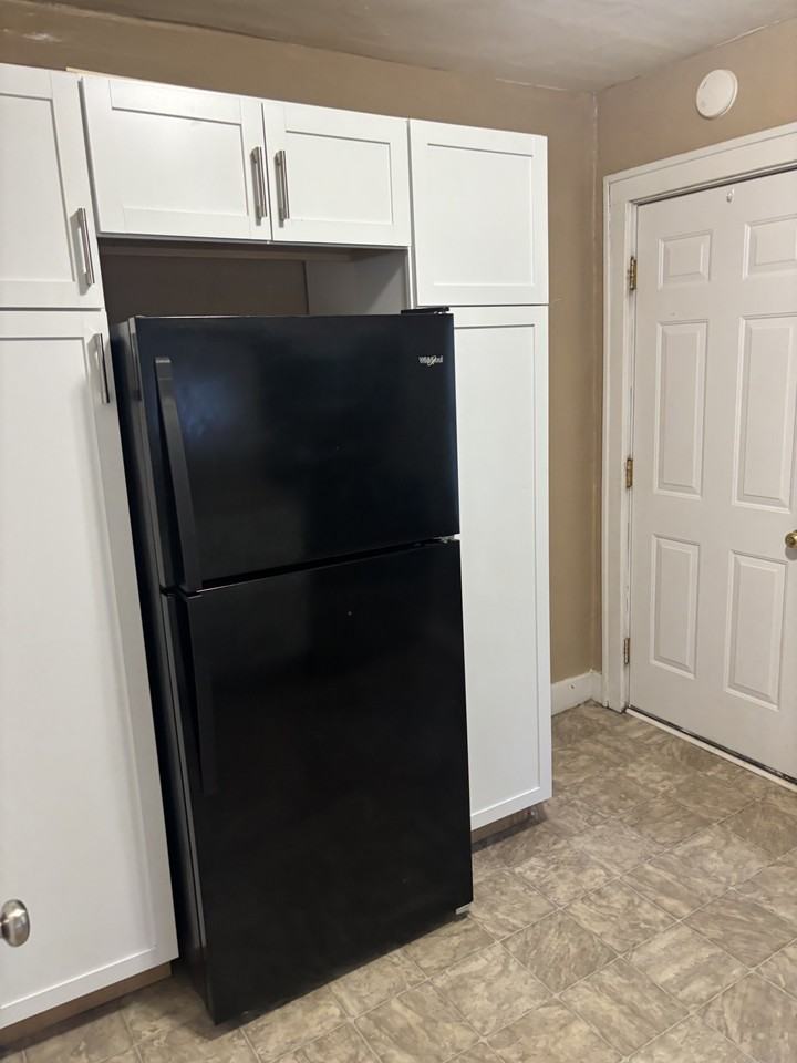 112 W Daugherty Ave #1 - Photo 2 of 7