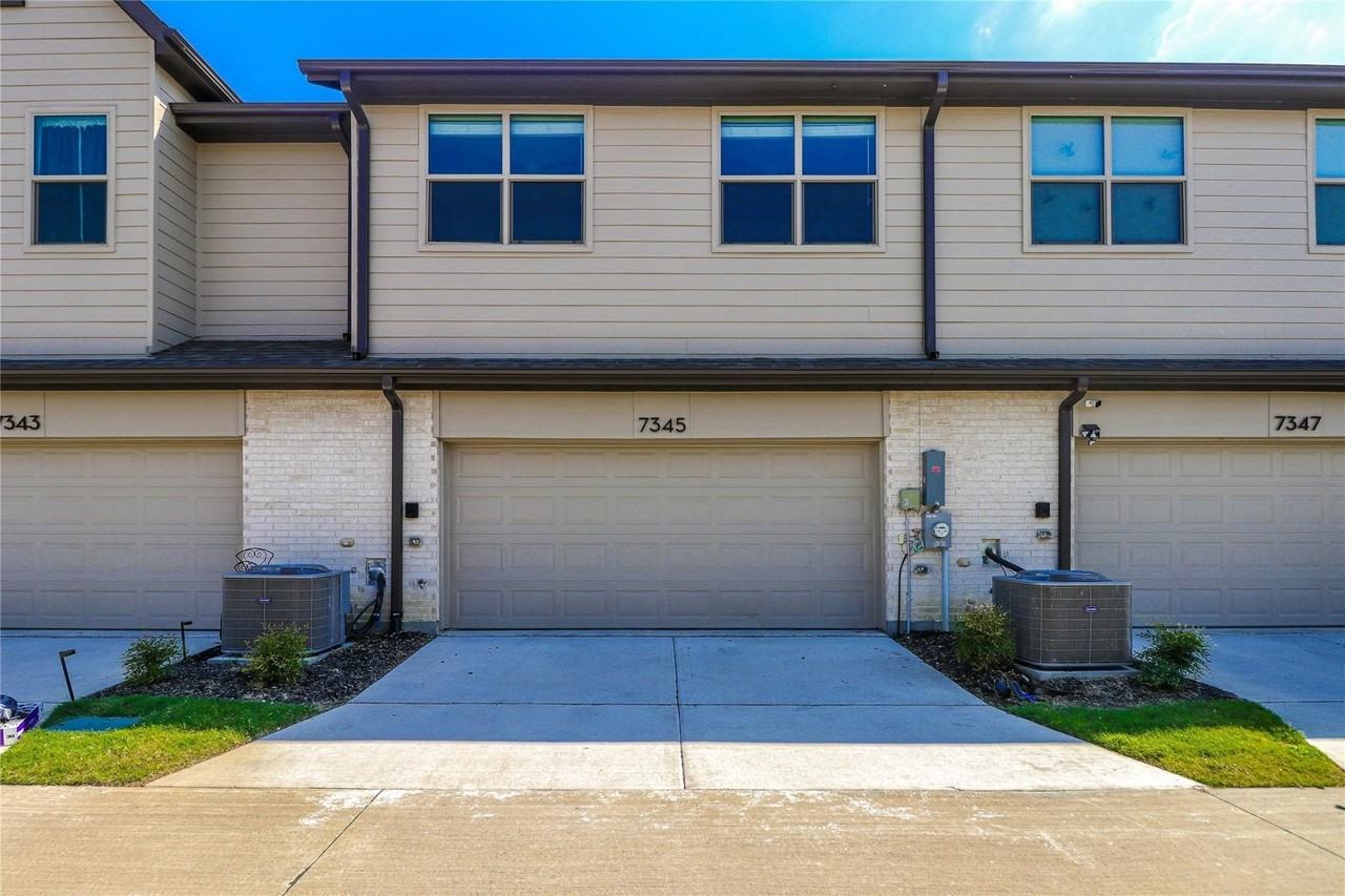 7345 Ventura Ln - Photo 3 of 17