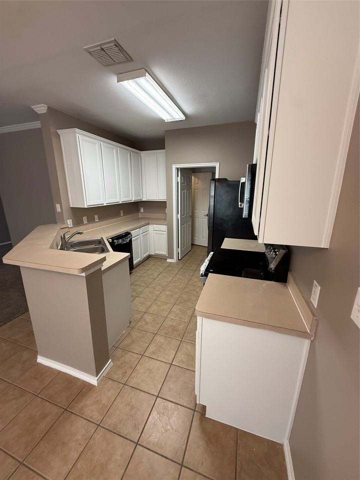 8508 Forest Highlands Dr - Photo 4 of 19