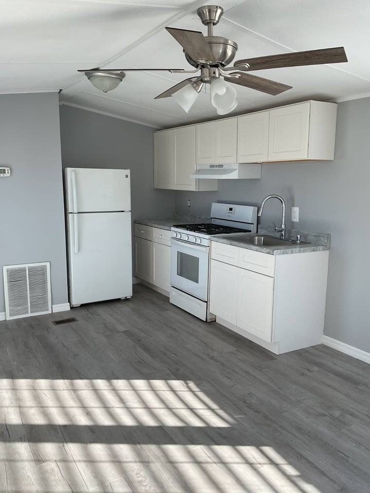 2450 S Ridgewood Ave #12A - Photo 2 of 6