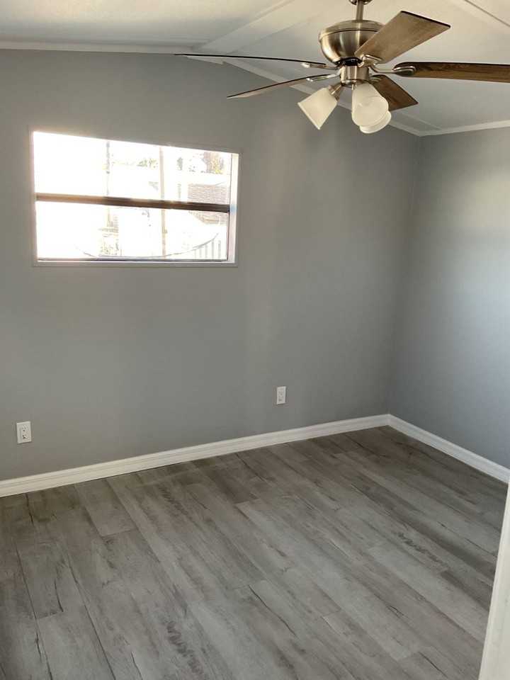 2450 S Ridgewood Ave #12A - Photo 3 of 6