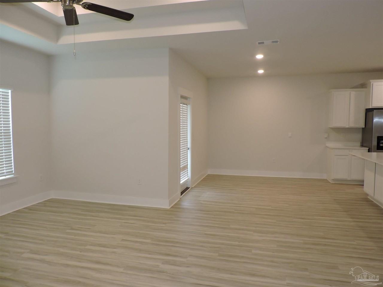 5851 Sargassum Ln - Photo 7 of 37