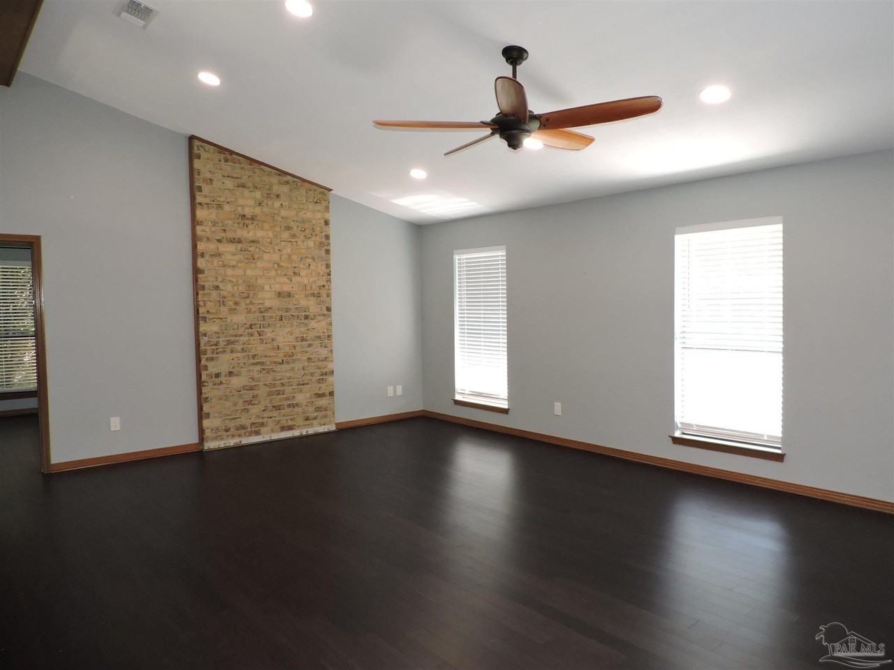 1270 Palisades Rd - Photo 4 of 25