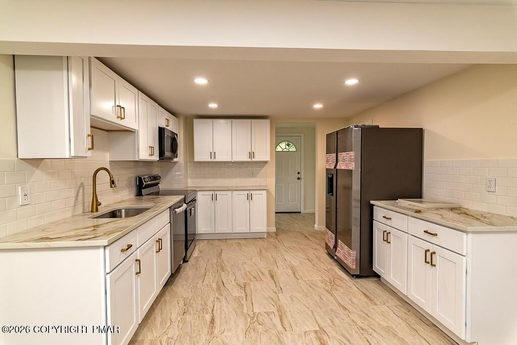 174 Sand Spring Rd - Photo 5 of 40