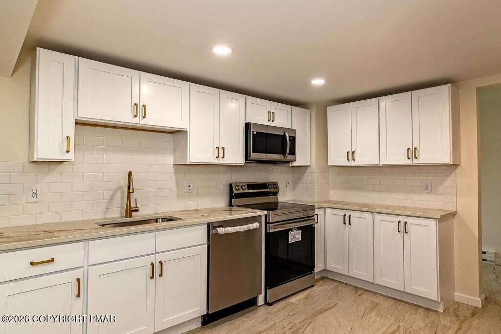 174 Sand Spring Rd - Photo 7 of 40