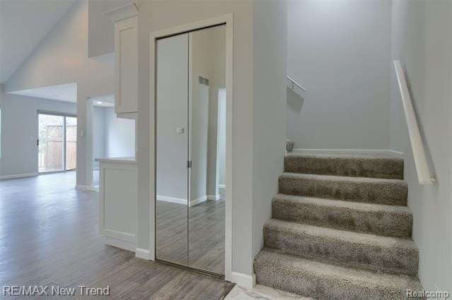 2191 Pleasant Dr - Photo 4 of 30