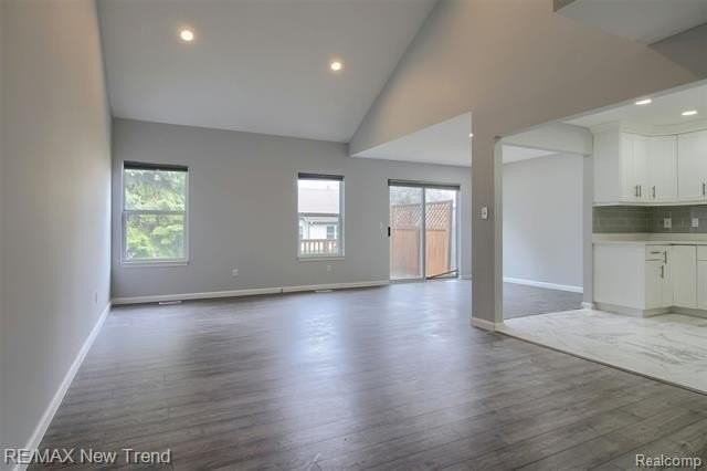 2191 Pleasant Dr - Photo 6 of 30