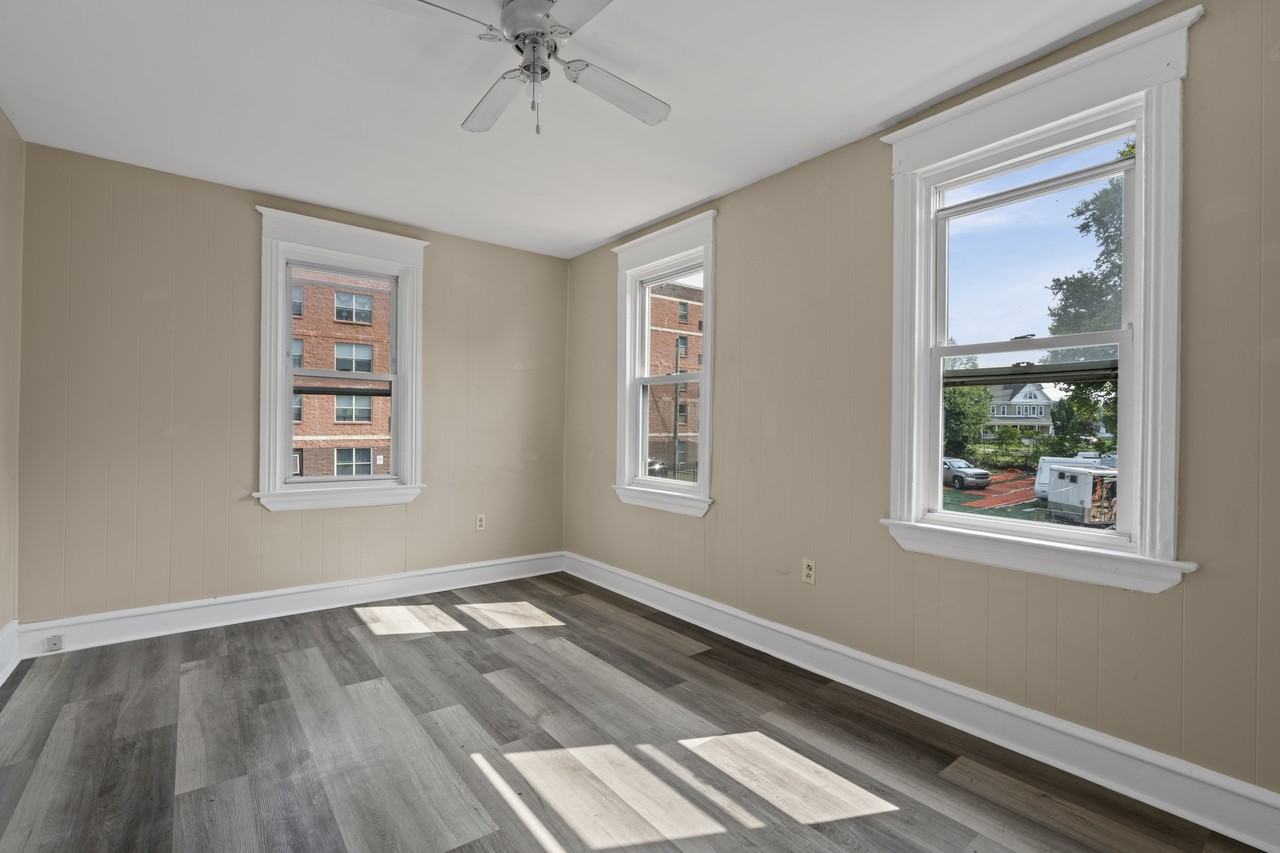 456 South Broadway - 2 #2 - Photo 4 of 8