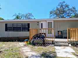 featured image of 15215 Vine St
