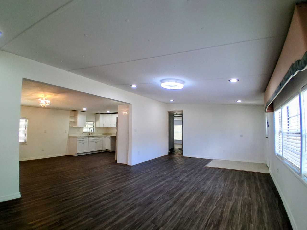 15215 Vine St - Photo 4 of 21
