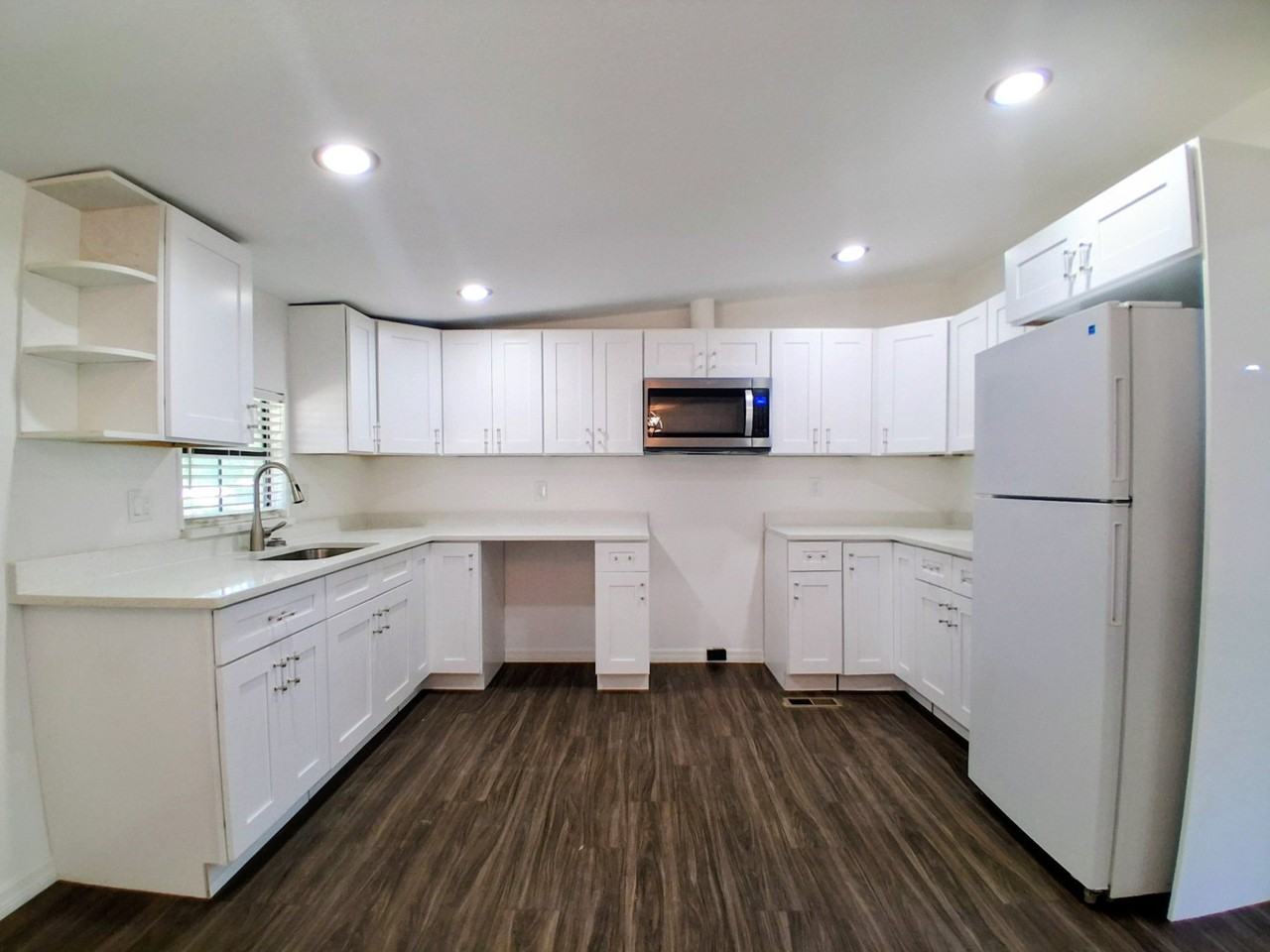 15215 Vine St - Photo 6 of 21